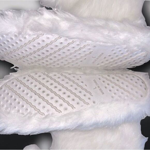 POM-POM Fuzzy Booties Slippers l L l EUC - Picture 5 of 9